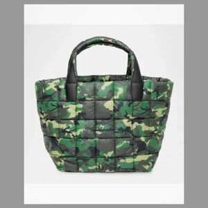 VeeCollective NWT Porter Medium Camouflage Nylon Tote Bag (Orig. $335) w/tax